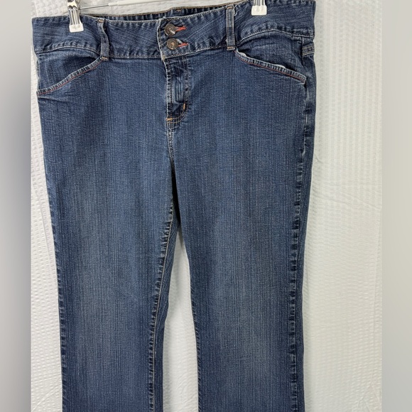 Vintage Old Navy Medium Wash Y2K Flared Low Rise Denim Jeans, Size 14 Stretch - Picture 3 of 12